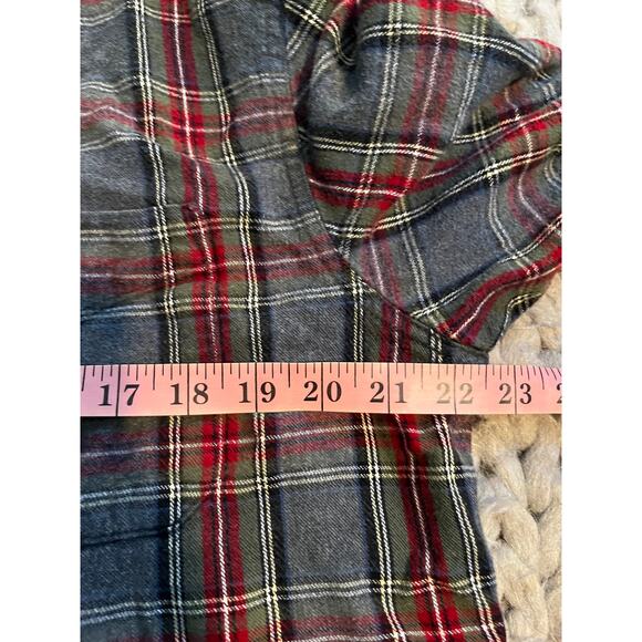 L.L Bean flannel slightly fitted red, gray, green size large - Picture 3 of 4